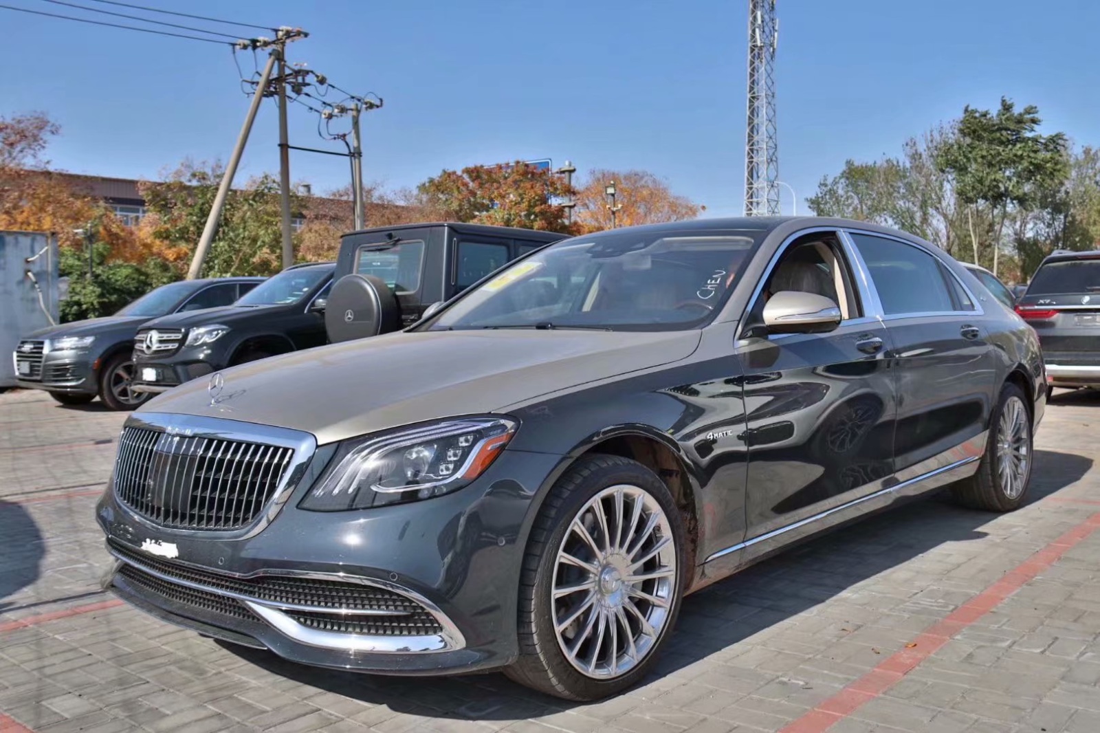 奔驰迈巴赫S560 银黑双拼现车优惠价格