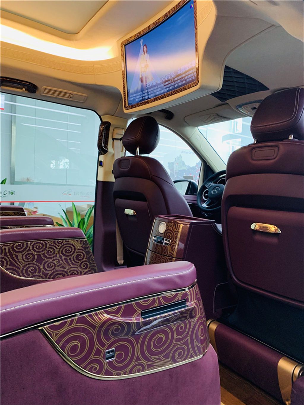 杭州奔驰v260L7座豪华商务车最低价格 联系方式：15088779054