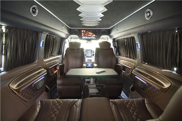 奔驰VS680商务车改装7座商务车尊贵独有  咨询热线：15088779054