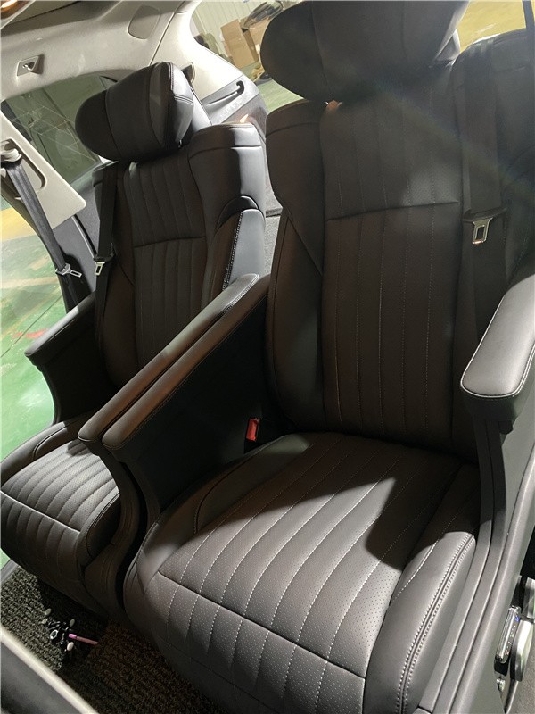 奥迪q7全车内饰航空座椅改装改装中排航空座椅