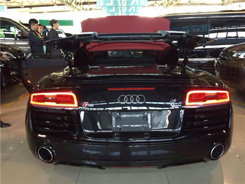 2021款奥迪r8两门两座软顶敞篷5.2跑车