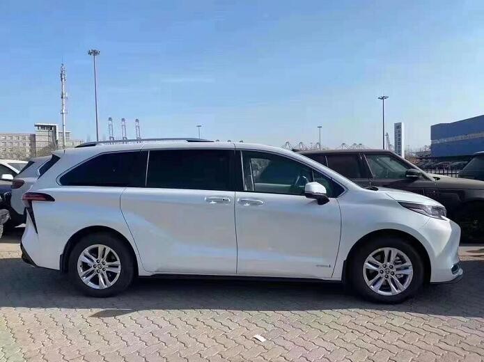 2021款丰田塞纳既可商用用又适合家庭