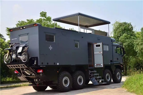 国六德国曼8x8越野房车这种顽固的气氛