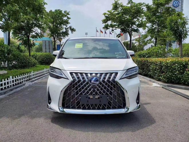 20款雷克萨斯lm300现车报价及图片