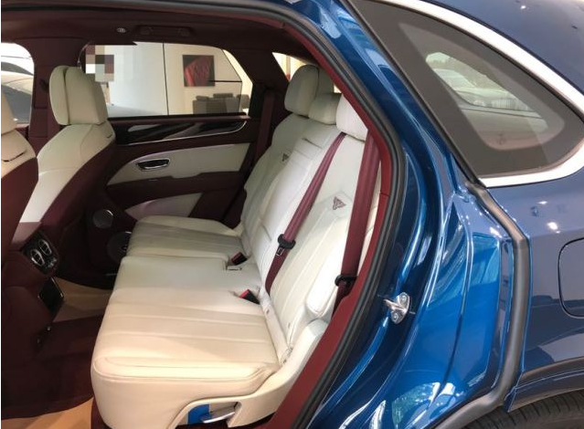 2021款宾利添越4.0现车优惠非凡性能