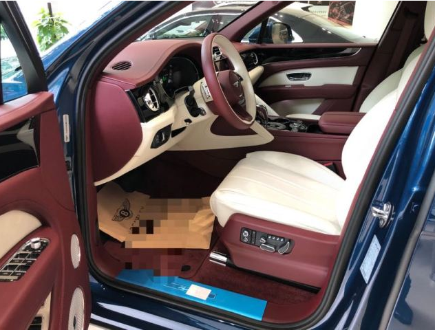 2021款宾利添越4.0现车优惠非凡性能