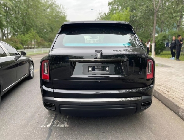 2021款劳斯莱斯库里南suv车型的天花板 