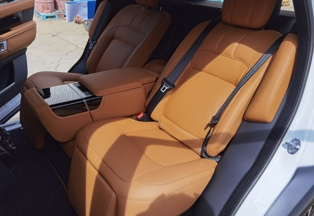 2021款路虎揽胜创世加长极致奢华suv   