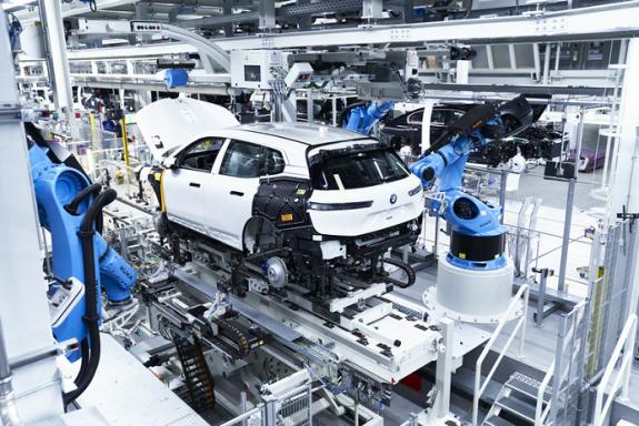 04. 创新BMW iX于丁格芬工厂投产.jpg
