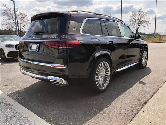 迈巴赫gls600预售价,迈巴赫gls600报价 21款迈巴赫gls600顶级奢华独立腿拖座椅