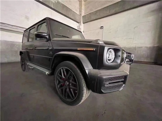 2020款奔驰g63传统外观风格科技感十足
