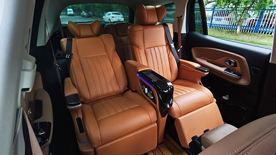 蔚来es8改装后排航空座椅最新案例曝光9 蔚来es8改装后排航空座椅最新案例曝光