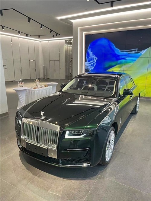 劳斯莱斯古斯特防弹版属于劳斯莱斯的入门级车型,对销量贡献很大,是
