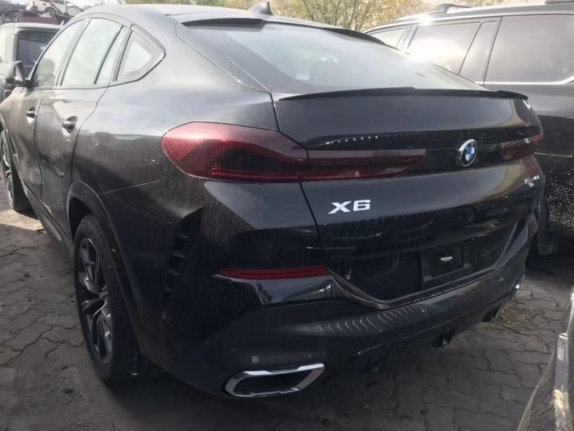2022款宝马x630tm运动墨版7500w