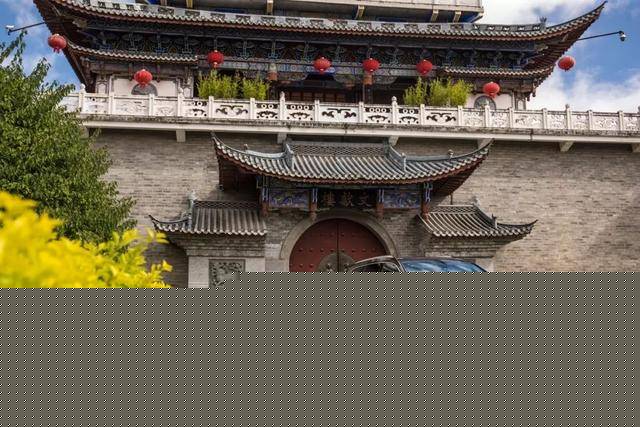 五问错位搅局者——试驾全新凯迪拉克XT6