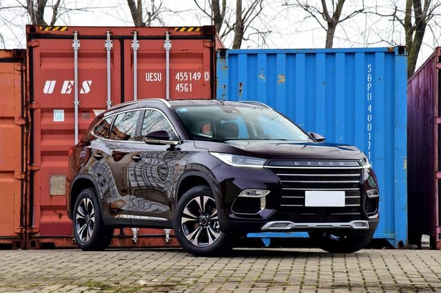 15万级配备四驱的中型SUV，轴距2715mm，1.6T动力超宝马2.0T
