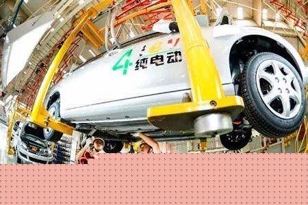 库存高企、透支降需！新能源车企开始主动降产释放压力