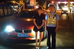 宝马女司机自称喝了醪糟，一查竟是酒驾，扣12分罚1千