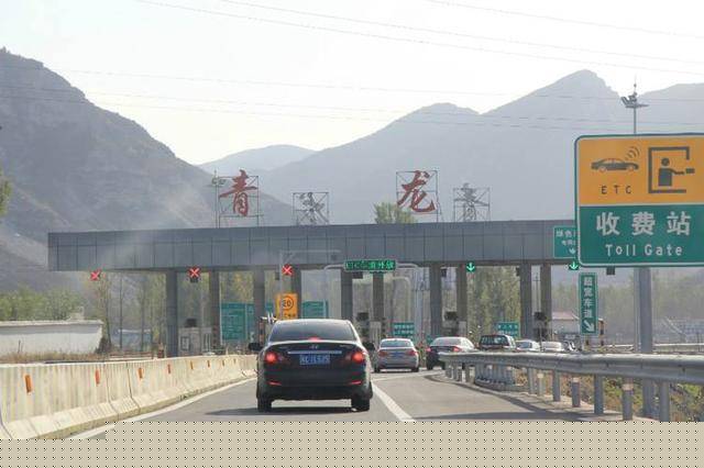 高速收费站出口限速拍照40，没注意开到60，会被扣分吗？