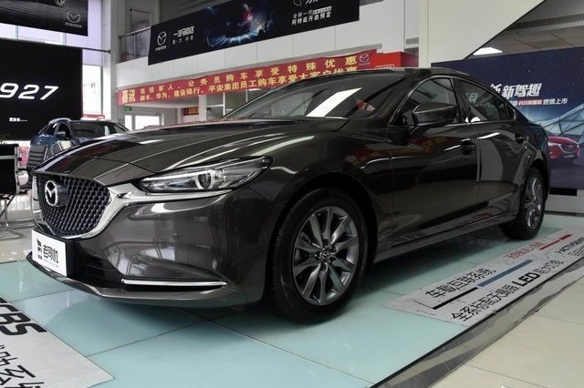 运动气息十足的中型车 小哥带你看马自达阿特兹