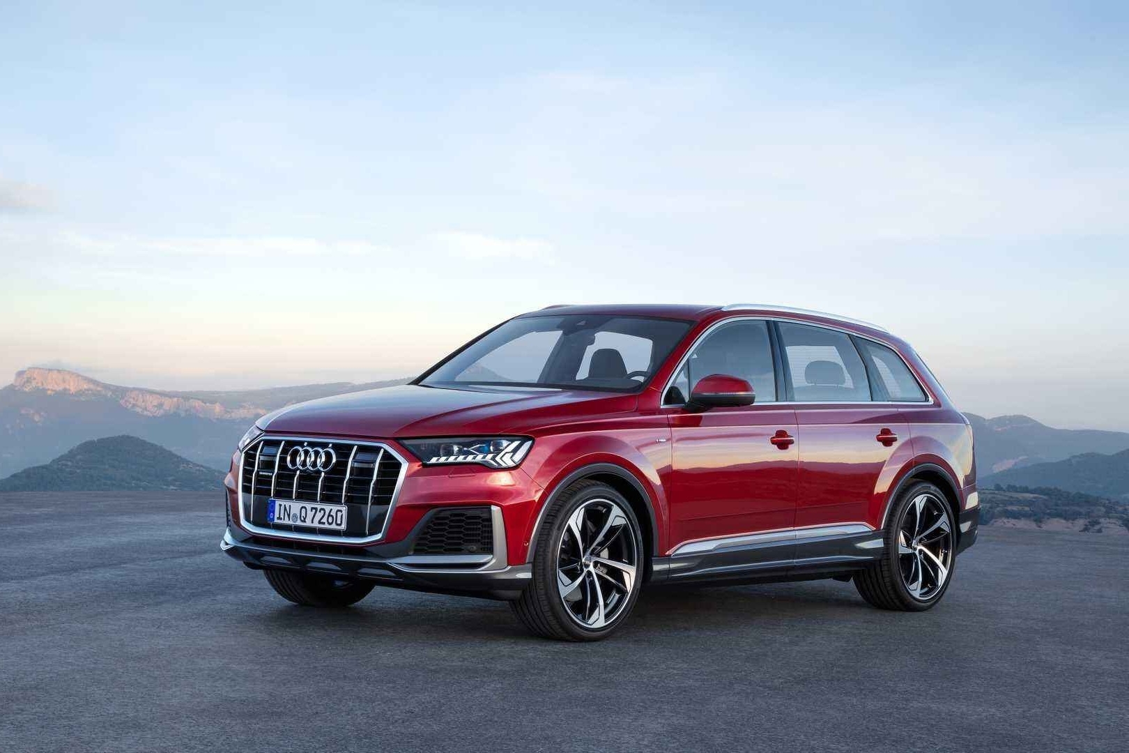 中期改款奥迪Q7外观年轻20岁，摒弃商务拥抱时尚，喜欢吗？