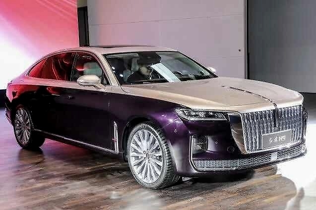 首台红旗H9到店，媲美劳斯莱斯迈巴赫，实在忍不住拍了六张照片