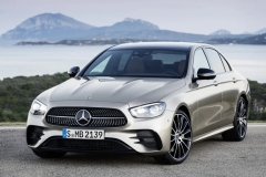 新一代E级车亮相 数字化和电动化成亮点