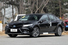 舒适好开又耐用 小哥带你看丰田凯美瑞