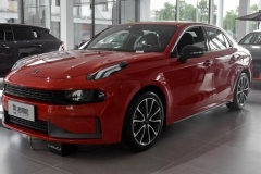 中国品牌运动健将对阵“神车” 领克03 VS 思域