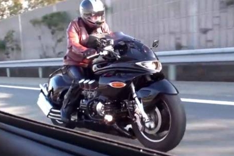 国内罕见的龙神摩托，2.9秒破百600斤重，全世界只有1百台