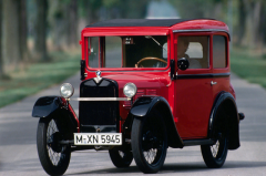 “双肾”进化史 百年前的宝马中网原来就这么大？