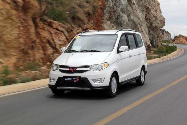 疫情过后，为什么我对五菱宏光肃然起敬？它像是个英雄