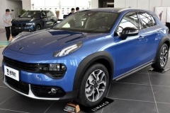 年轻气息十足 小哥带你看领克02