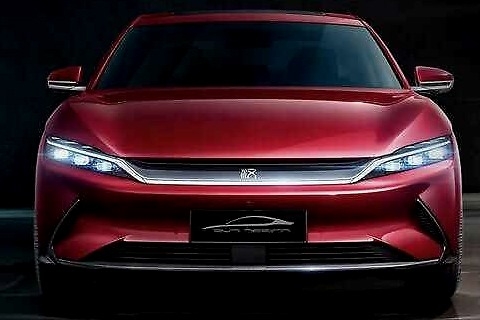 比亚迪汉实车亮相，轿跑风格十足 内饰比造型更吸睛？