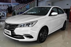 年轻人的购车首选 小哥带你看长安逸动DT