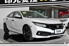 两款颜值出众的日系紧凑型车选谁好？ 昂克赛拉 VS 思域