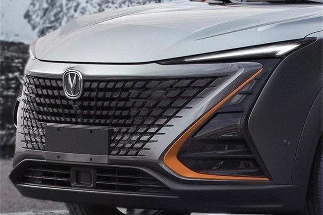 长安引力实车亮相，终于打破了概念冰冰量产玉凤的诅咒