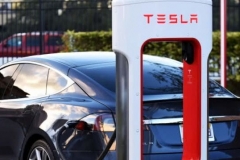 特斯拉：不拧紧安全的“阀”，犹如脱缰的马？