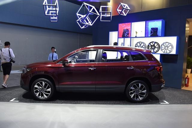 大众新SUV与探岳同级，顶配13.68万，这价位买合资不给国产留活路