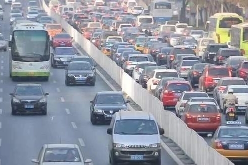 最新！疫情期间，交警对违停不罚款不扣分