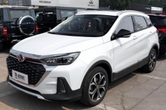 经济型代步选手 小哥带你看北汽绅宝智行