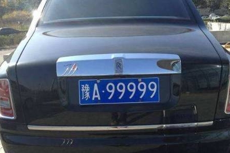 英国第一贵的车牌是“250”！当地十大天价车牌，看不出哪贵