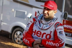 达喀尔拉力赛为摩托车手提升安全标准，或将引入动力限制及气囊服