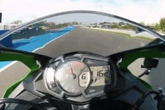 川崎四缸ZX-25R加速表现，5档就能到160km/h，声浪诱人