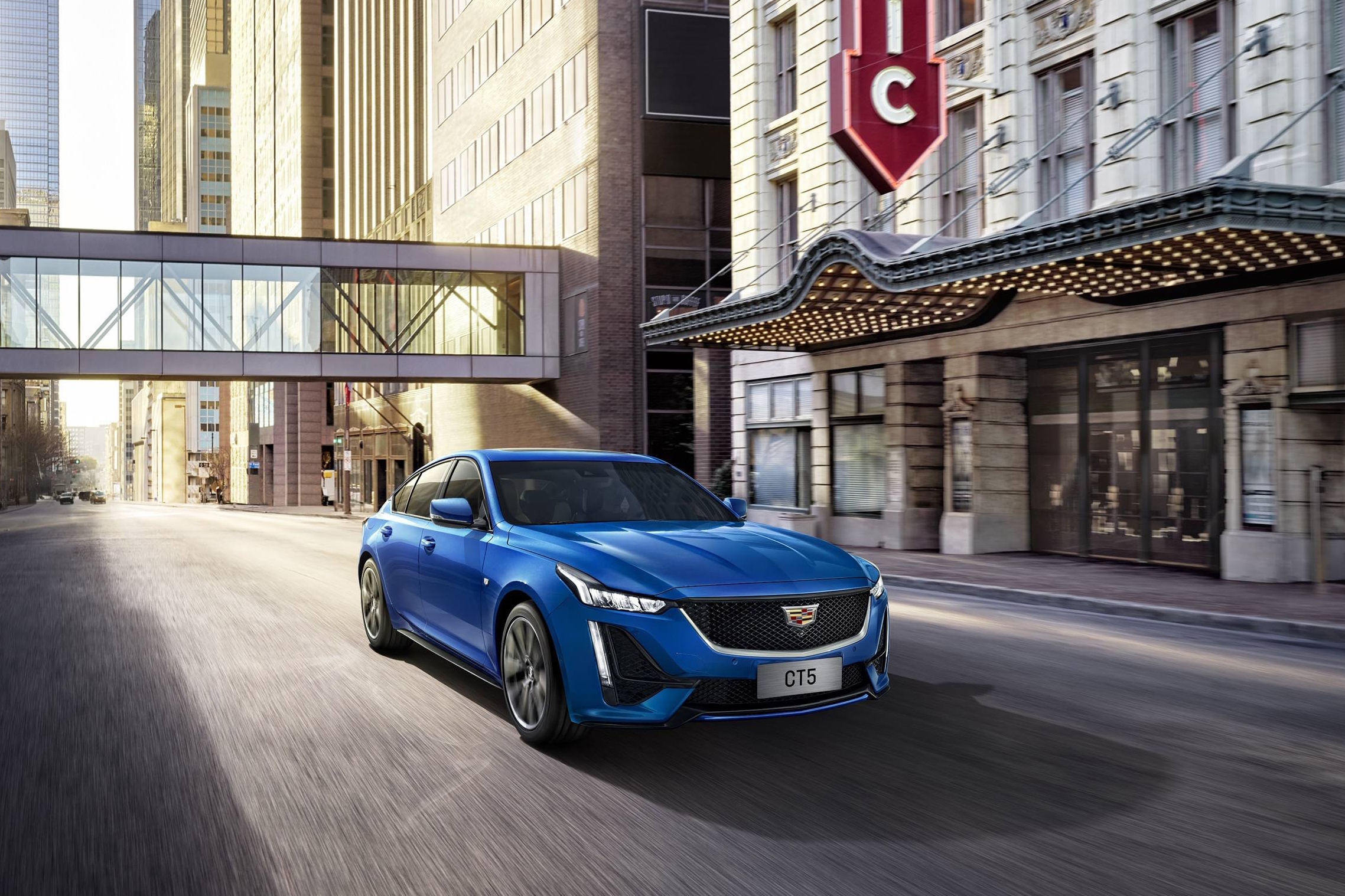 CT5太贵？不妨等凯迪拉克CT4！标配后驱+2.0T+8AT