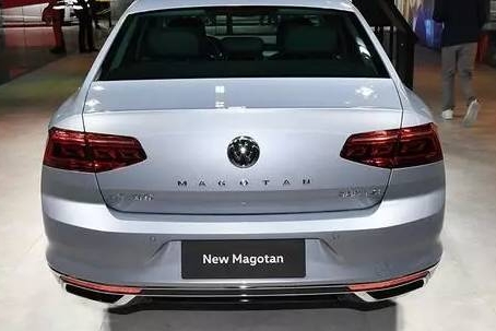 大众迈腾最值得入手的款型是它，2.0T，该有的配置都有了