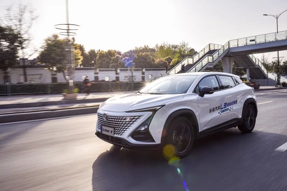 闭着眼睛也能开车，这L3级自动驾驶靠谱吗？