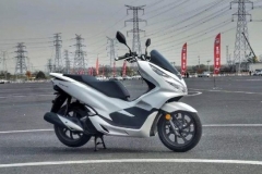 本田PCX或迎来大革新，换成四气门发动机，实际排量达到156.9cc