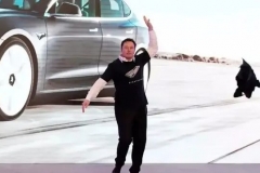 特斯拉玩“减配”自毁长城，才暴涨的市值，仅用七周即遭腰斩