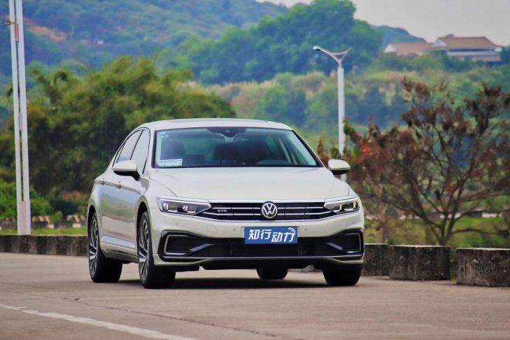 听说一汽大众有台又快又省的B级车，叫新迈腾GTE？